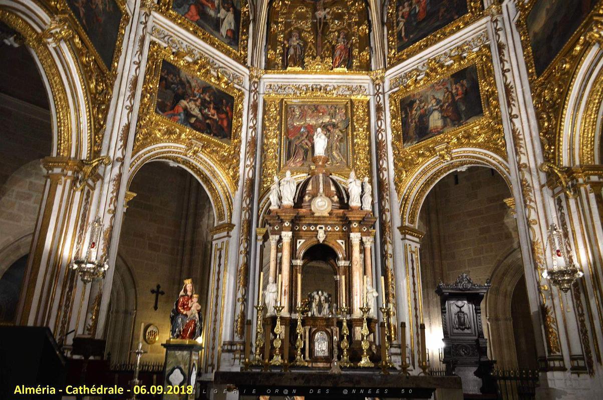 28 LA CATHEDRALE ET LE FORTERESSE DE L INCARNATION (48).JPG